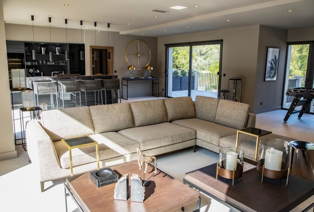 1673024473-Villa France living room 2.webp